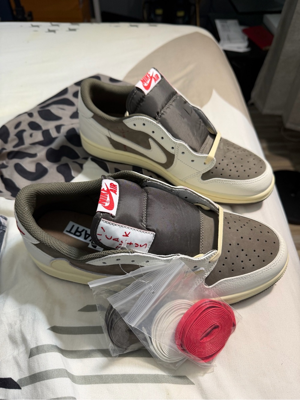 Size 10 - Jordan 1 Low OG x Travis Scott Reverse Mocha